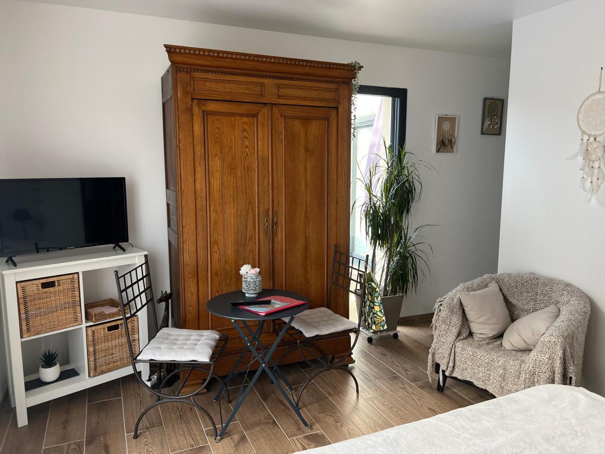 Quiniere - Entre Lac Et Foret - Hebergement Independant Avec Espace Kitchenette Блоа Екстериор снимка